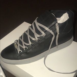 Used Balenciaga Size 45 $300